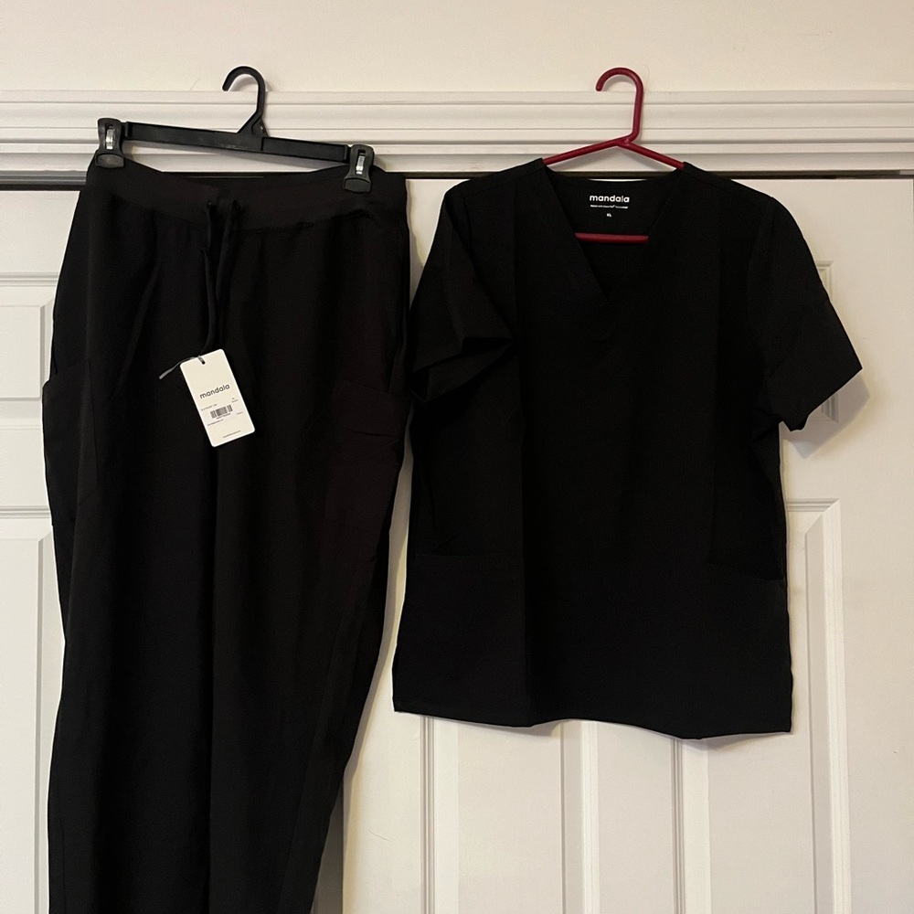 Mandala Women's Black Scrubs